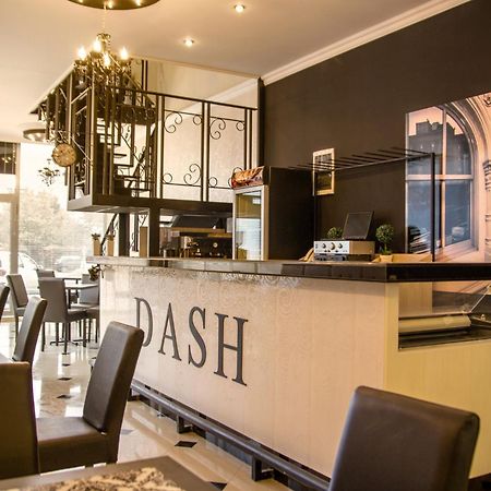Garni Hotel Dash โนวีซาด ภายนอก รูปภาพ