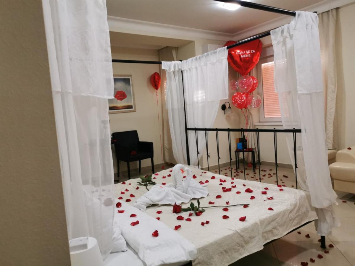 Garni Hotel Dash โนวีซาด ภายนอก รูปภาพ