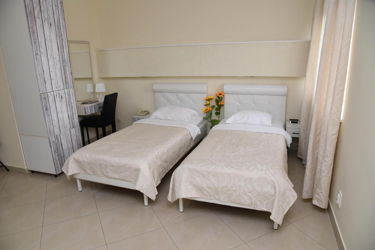 Garni Hotel Dash โนวีซาด ภายนอก รูปภาพ
