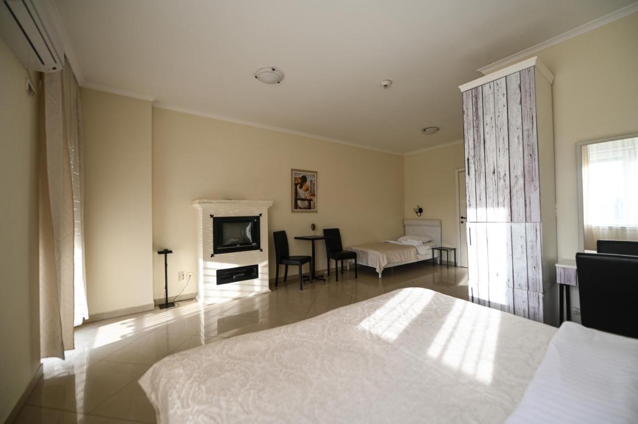 Garni Hotel Dash โนวีซาด ภายนอก รูปภาพ