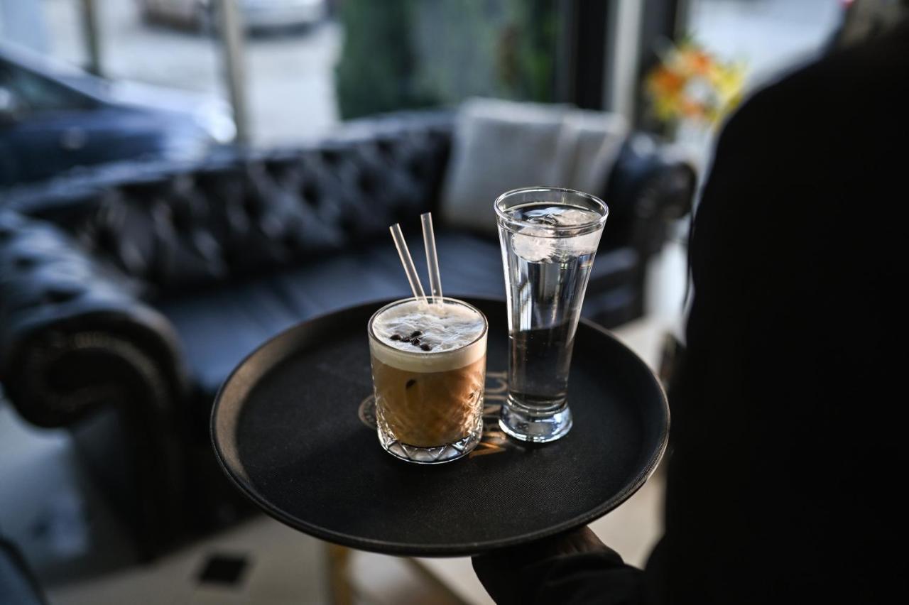 Garni Hotel Dash โนวีซาด ภายนอก รูปภาพ