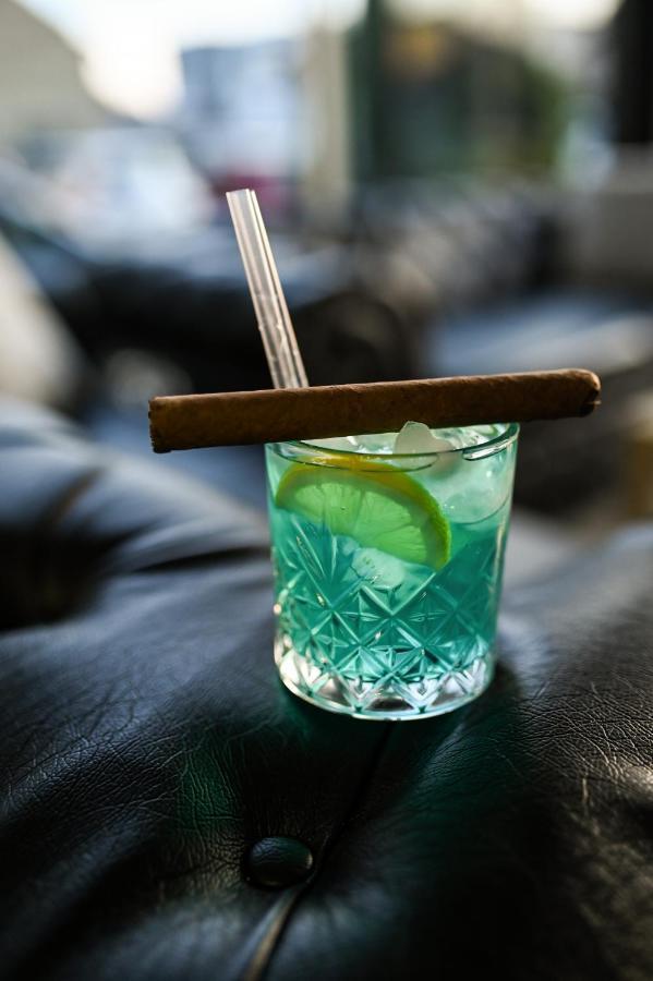 Garni Hotel Dash โนวีซาด ภายนอก รูปภาพ