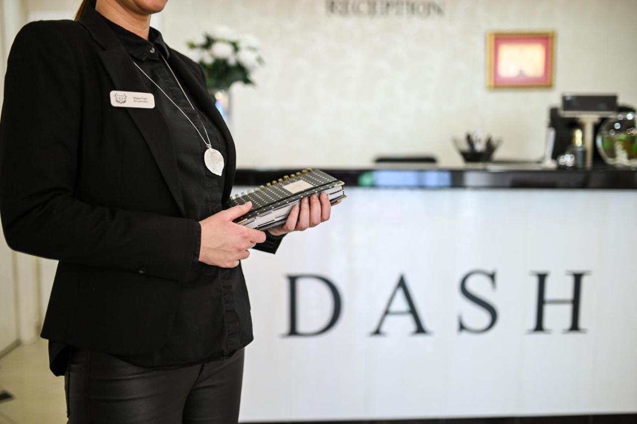 Garni Hotel Dash โนวีซาด ภายนอก รูปภาพ