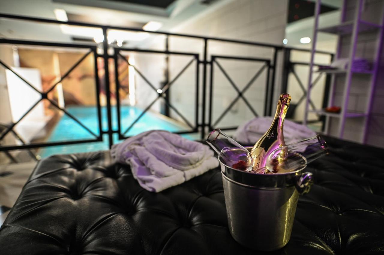 Garni Hotel Dash โนวีซาด ภายนอก รูปภาพ