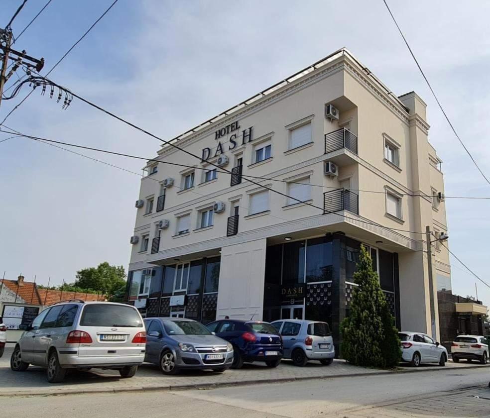 Garni Hotel Dash โนวีซาด ภายนอก รูปภาพ