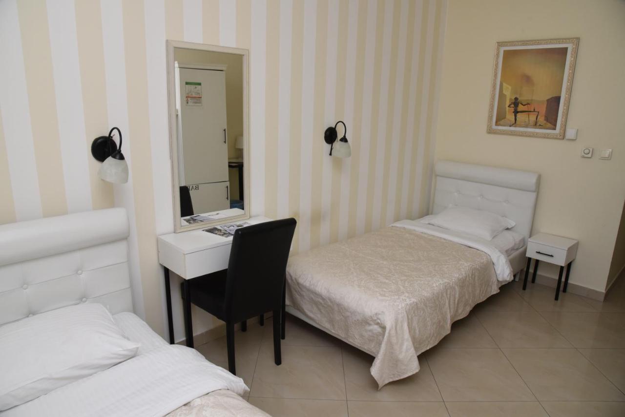Garni Hotel Dash โนวีซาด ภายนอก รูปภาพ